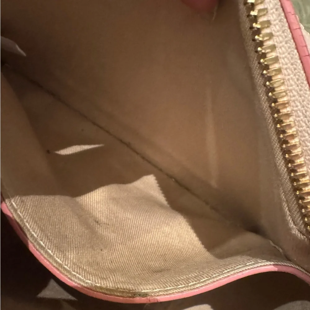 Chic Pink Crossbody Bag with Chain Detail - Picture 6 of 13